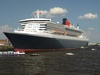 Queen Mary 2; Q2 Begleitfahrt; Elbe, Hamburg, Germany; Profil: Rowald;