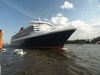 Queen Mary 2; Q2 Begleitfahrt; Elbe, Hamburg, Germany; Profil: Rowald;